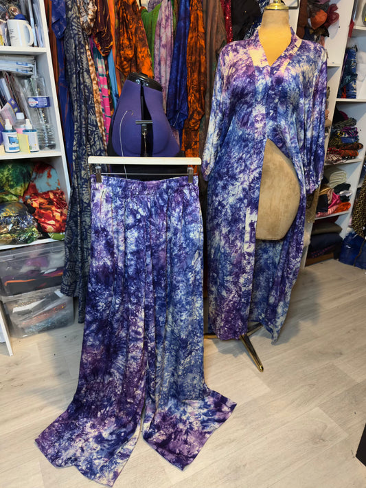 Reserver Anne . Robe dempe , pantalon large