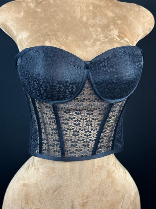 Corset de couture en dentelle – Prêt à l’emploi