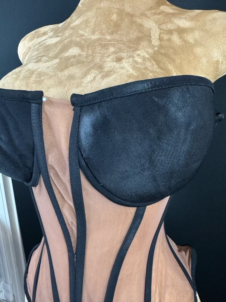 Corset de couture  – Prêt à l’emploi