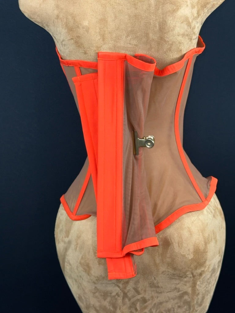 Corset de couture  – Prêt à l’emploi